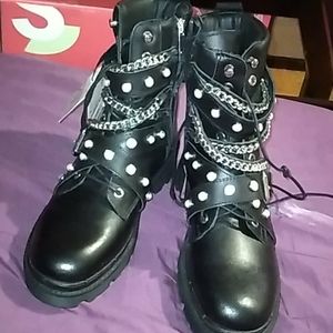 Combat leather boots